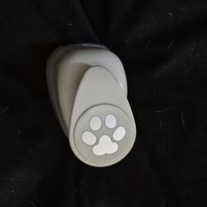 The Paper Studio Paw Print Paper Punch